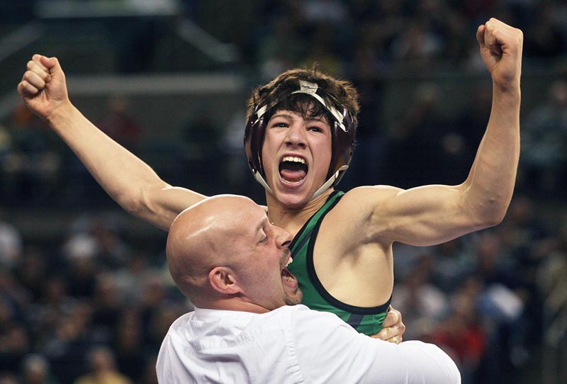 How do you find high school wrestling records?